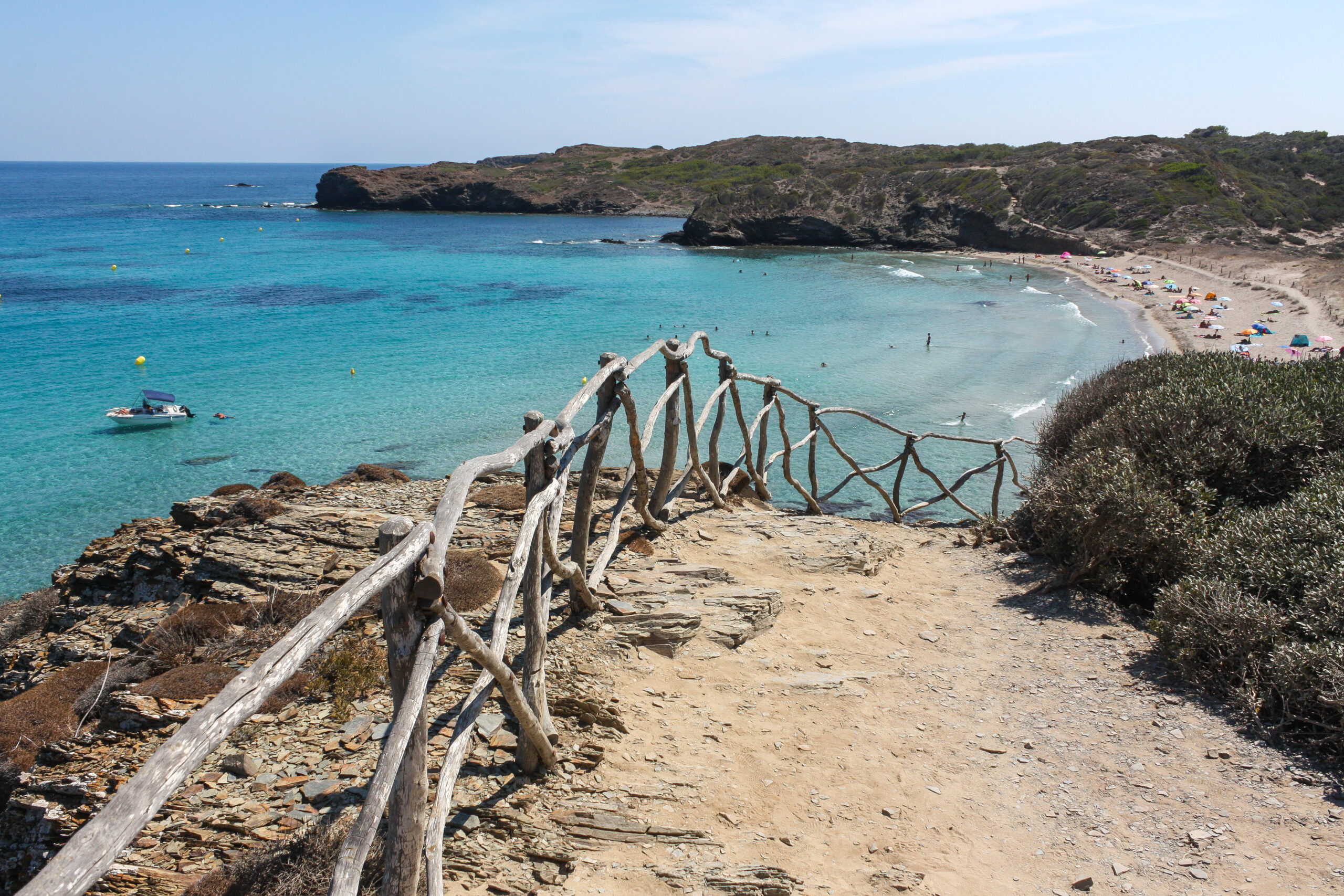 Čarokrásna zátoka Tortuga na ostrove Menorka, Španielsko - Dovolenka s CK Hydrotour