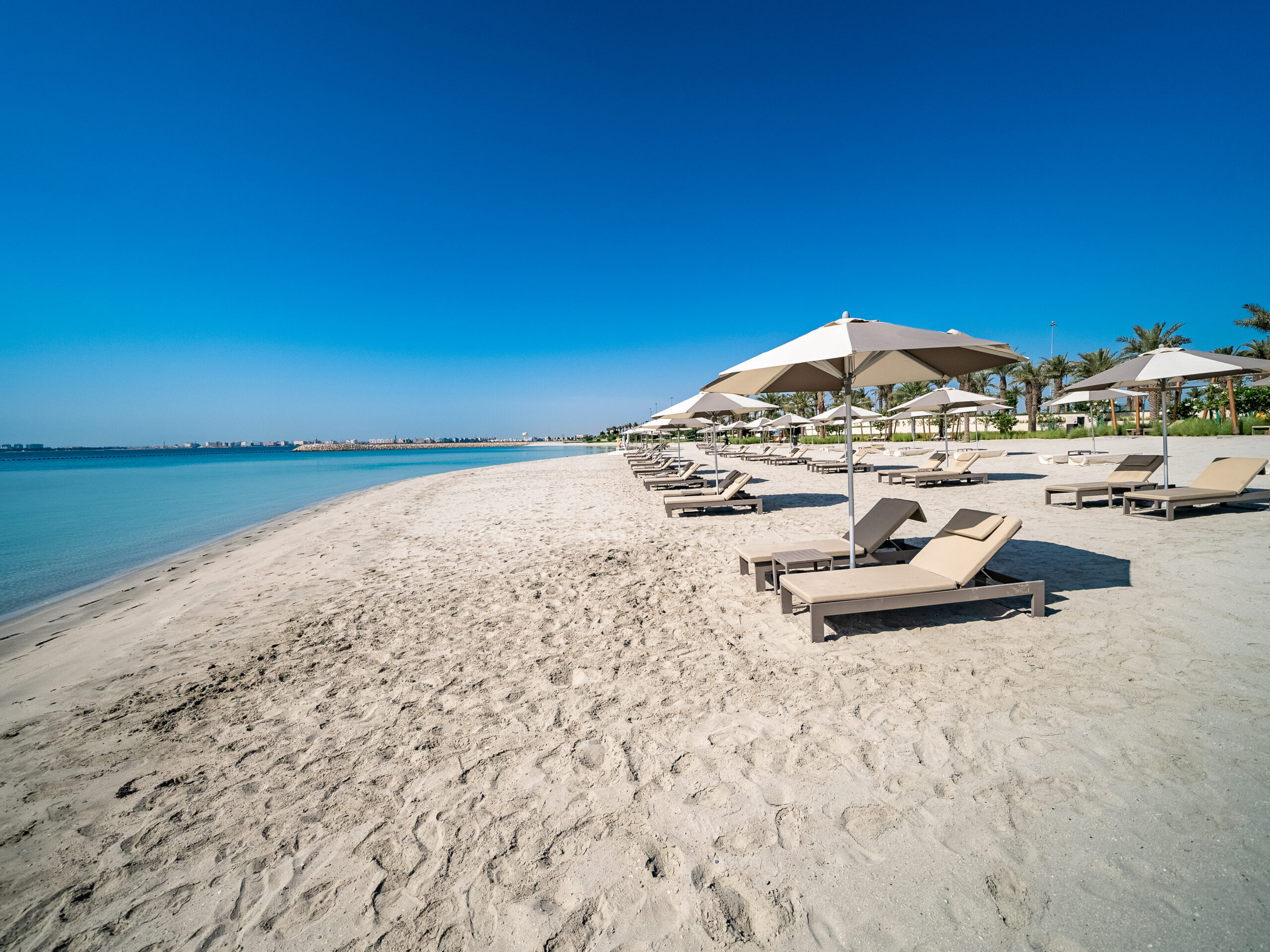 Nádherné hotelové pláže s jemným bielym pieskom, Address Beach Resort Bahrain 5*, Bahrajn, dovolenka s CK Hydrotour